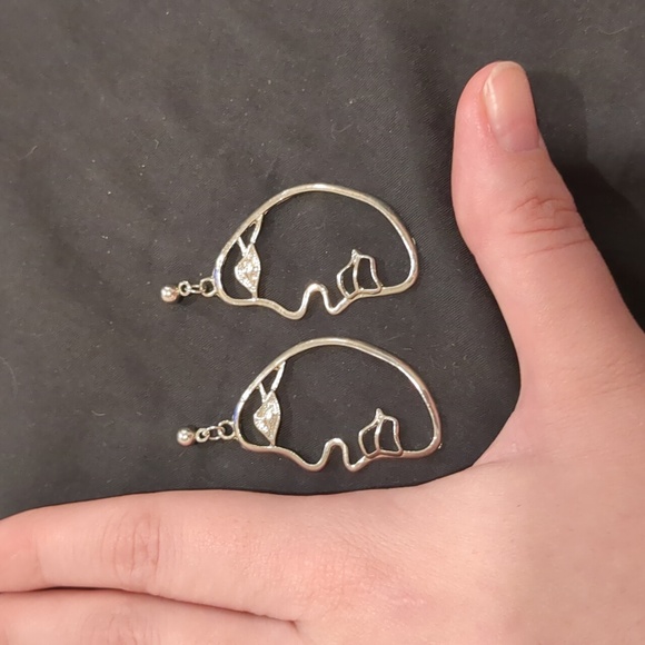 Human face dangle studs - Picture 2 of 2